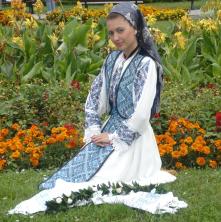 Romania traditional costume romanian people port popular romanesc costume nationale romanesti romanians beautiful romanian girls