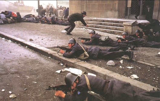 fighting Romanian revolution revolutia romana 1989 romanian men army
