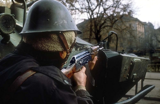 soldiers Bucharest Romania Romanian revolution 1989 revolutia romana 1