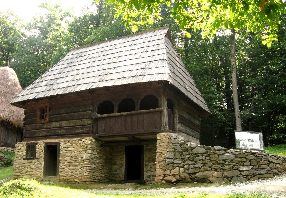 Casa Avram Iancu Romania traditional romanian house rural 
