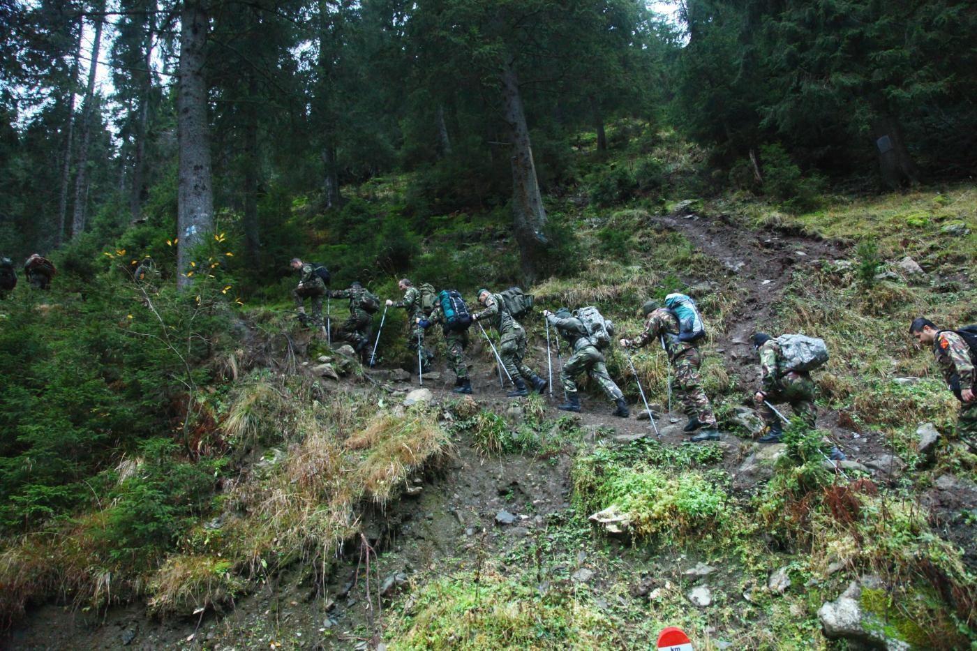 carpathian-fagaras-mountains-romania-vanatori-de-munte-mountains-hunters-romanians-men-soldiers-5.jpg