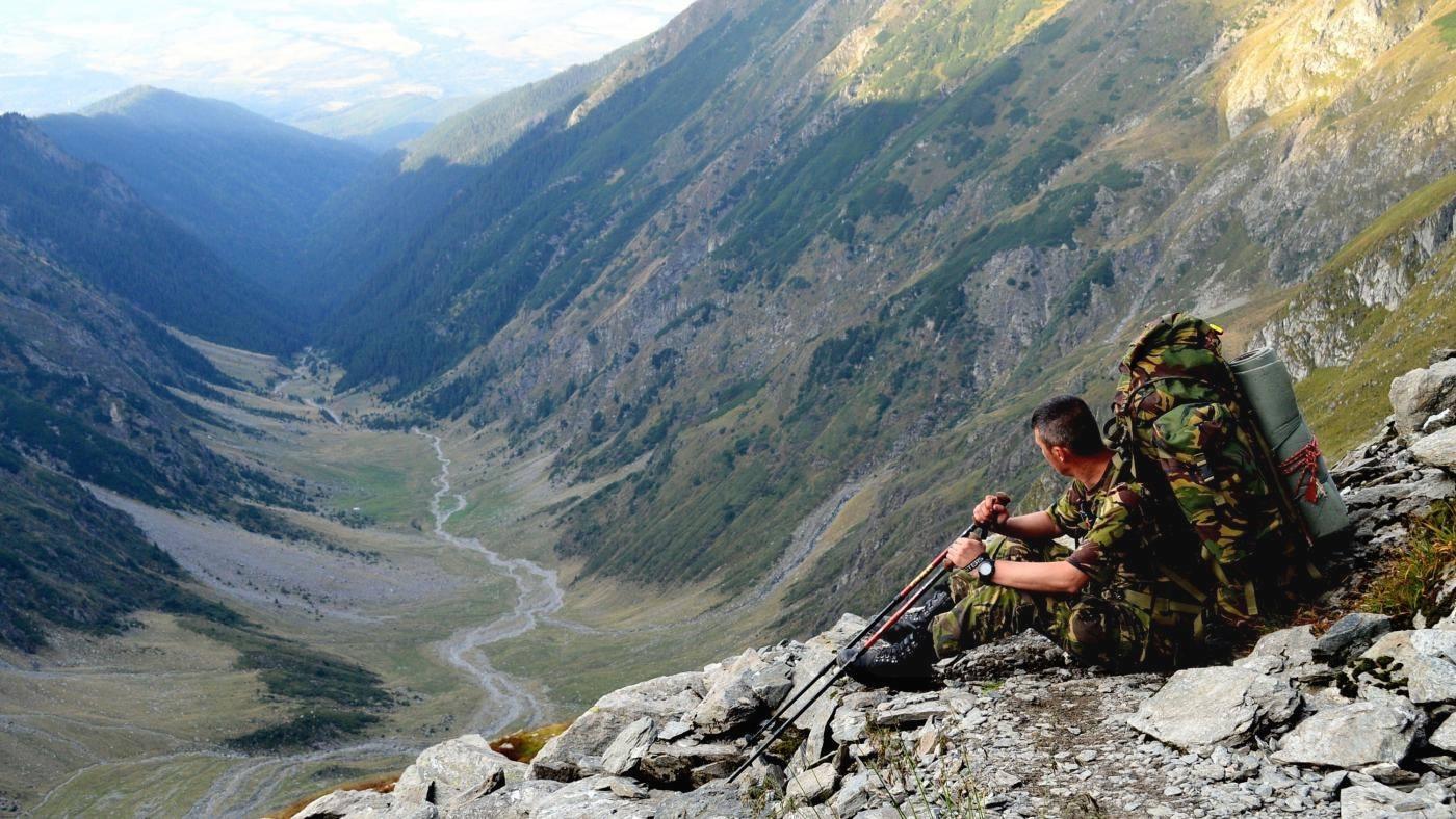 fagaras-mountains-vanatori-de-munte-mountains-hunters-romanian-men-soldiers-2.jpg