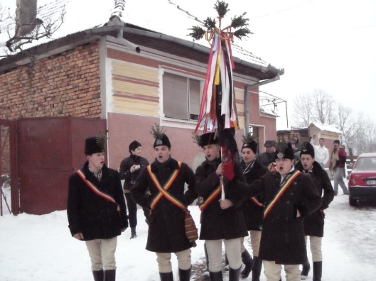ceata-de-feciori-margineni-traditii-iarna-romanian-people-winter-traditions