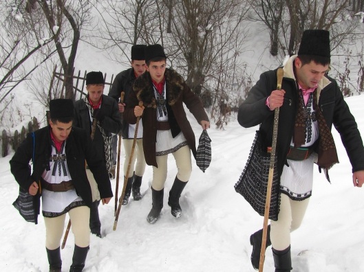 romanian-people-winter-traditions-cete-feciori-national-costume-romanian-culture